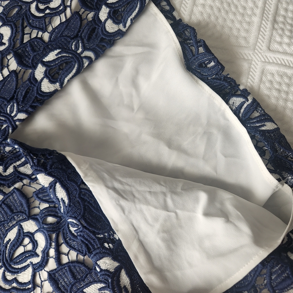 Alice + Olivia Navy and White Rose Midi Dress - Picture 9 of 9